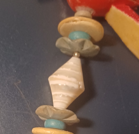 Colorful Parrot Necklace - Picture 14 of 15